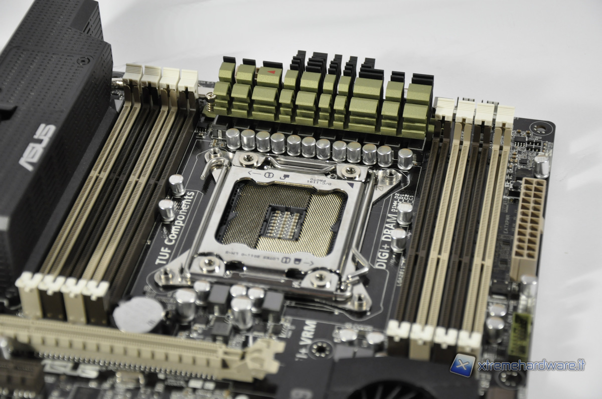 Asus_Sabertooth_X79-022